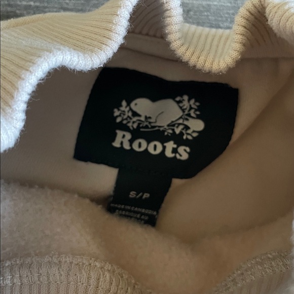 Roots Cream Crewneck Sweater - Picture 13 of 14